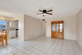 332 Sheffield N in West Palm Beach, FL - Building Photo - Building Photo