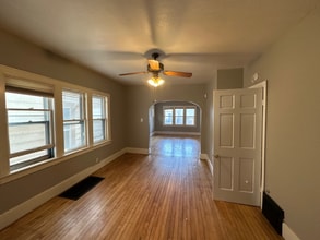 824 E Wright St in Milwaukee, WI - Building Photo - Building Photo