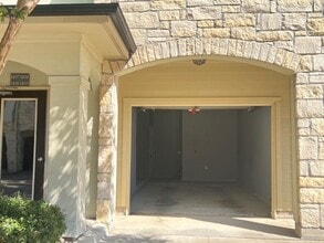 7701 Rialto Blvd in Austin, TX - Building Photo - Building Photo