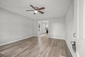 1100 Gilbert Ave in Bay City, TX - Building Photo - Building Photo
