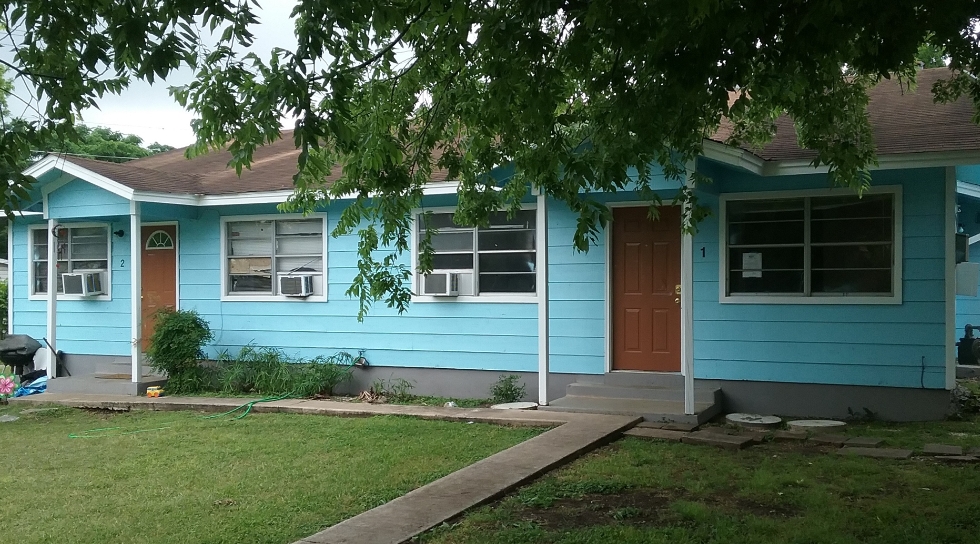 514 S Milam St in Seguin, TX - Building Photo