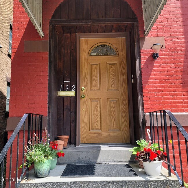 192 Hill St in Troy, NY - Building Photo - Building Photo