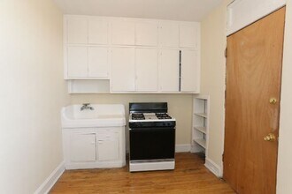 4337 N Wolcott Ave, Unit B4 in Chicago, IL - Foto de edificio - Building Photo