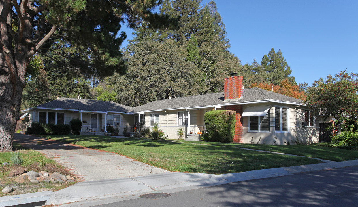 3690 Mosswood Dr in Lafayette, CA - Building Photo