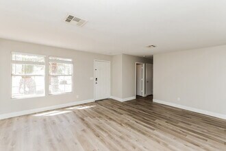 873 Tollbrook Way in Henderson, NV - Building Photo - Building Photo