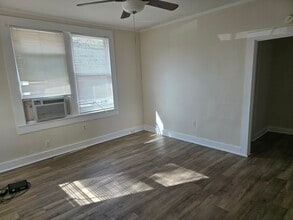 1912 Leland St, Unit A in North Charleston, SC - Foto de edificio - Building Photo