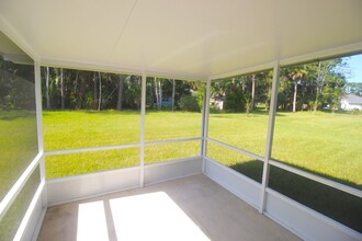 32 Postman Ln in Palm Coast, FL - Foto de edificio - Building Photo