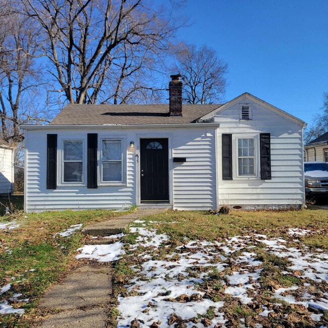 property at 3835 N Tacoma Ave