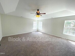 359 Ashdale Dr in Fuquay Varina, NC - Building Photo - Building Photo