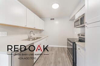 10741 Moorpark St in Los Angeles, CA - Building Photo - Building Photo