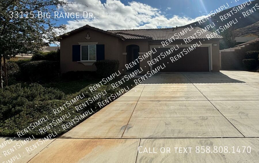 33115 Big Range Dr in Winchester, CA - Building Photo