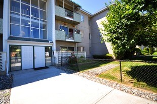 Jason Adam Manor Apartments in Kamloops, BC - Building Photo