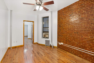 324 E 89th St in New York, NY - Building Photo - Building Photo