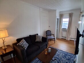 117 Water St in Stonington, CT - Building Photo - Building Photo