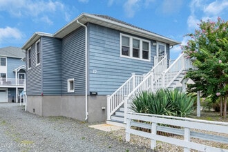 27 Arnold Ave in Point Pleasant Beach, NJ - Building Photo - Building Photo