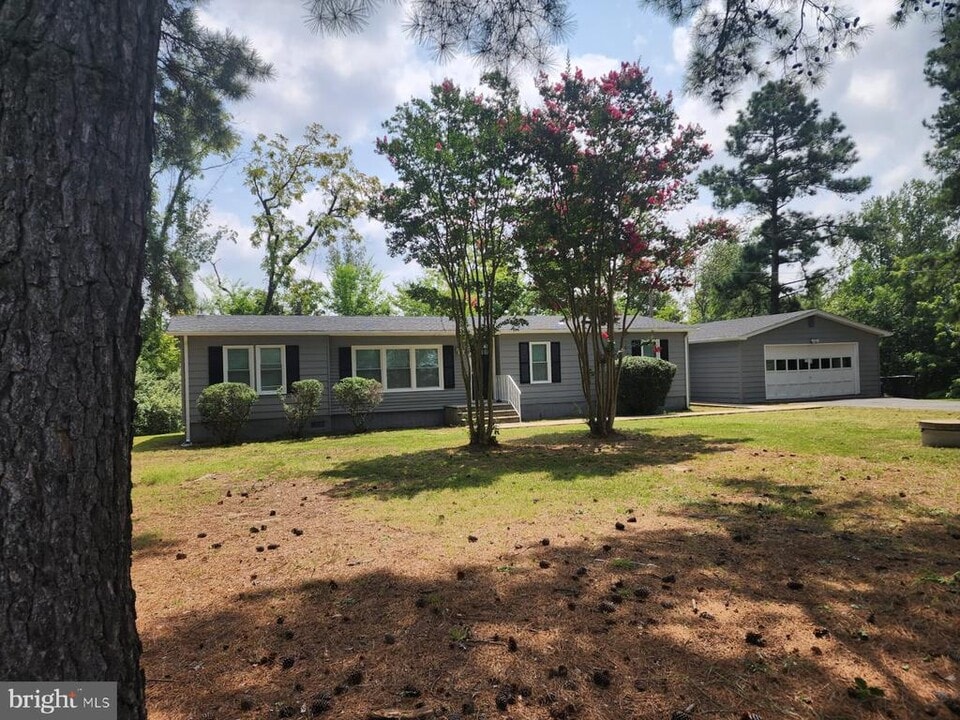 153 Rocky Run Rd in Fredericksburg, VA - Building Photo