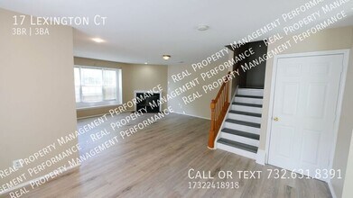 17 Lexington Ct in Holmdel, NJ - Building Photo - Building Photo