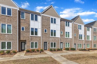 2622 Wolf Cub Ct in Raleigh, NC - Foto de edificio - Building Photo