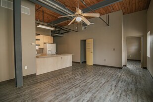 Cherry Street Place in Columbia, MO - Building Photo