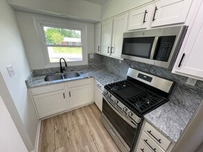 1217 Mary Ross Ave in Shelbyville, KY - Building Photo - Building Photo