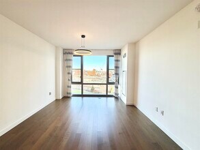 75 Park Ln S in Jersey City, NJ - Building Photo - Building Photo