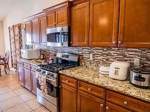 7275 W San Madele Ave in Fresno, CA - Foto de edificio - Building Photo