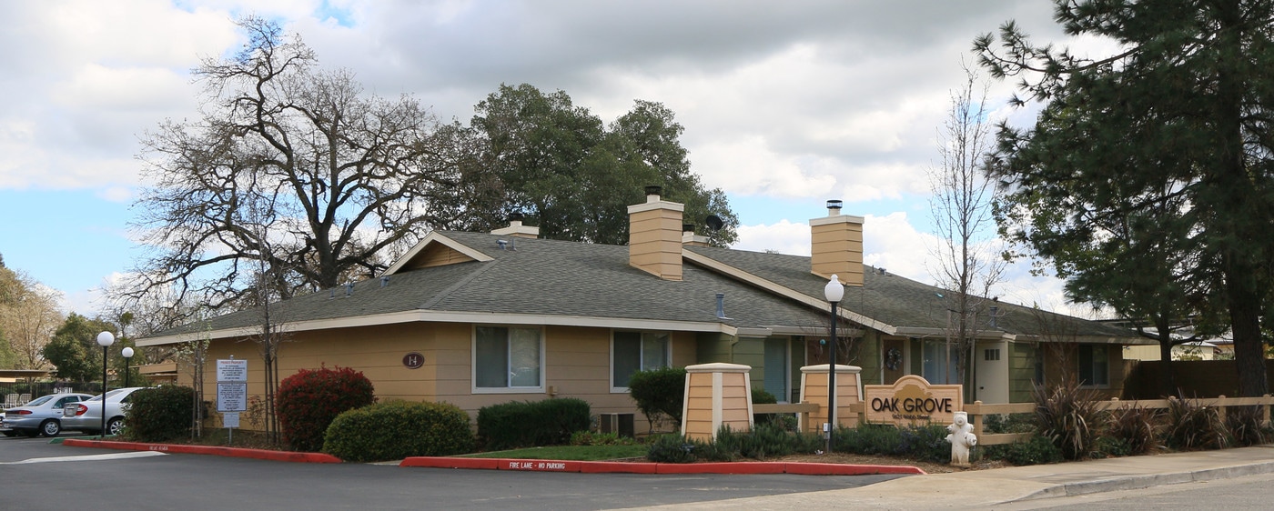 Oak Grove Apartments in Elk Grove, CA - Building Photo