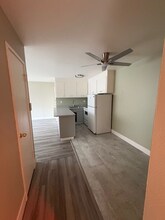 303 Lee St in Oakland, CA - Foto de edificio - Building Photo