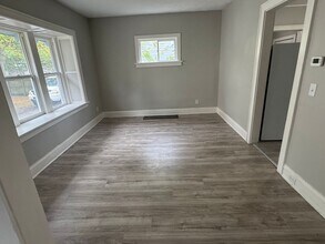 66 E Mapledale Ave in Akron, OH - Building Photo - Building Photo