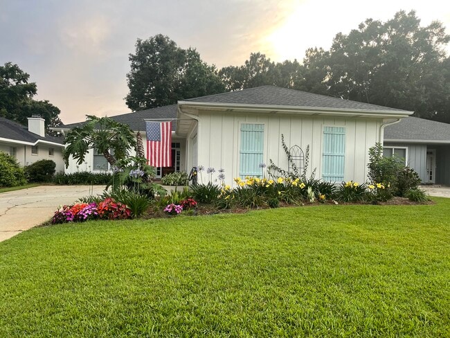 property at 103 Oak Bend Ct