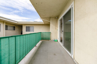 6133 Whitsett Ave, Unit 25 in North Hollywood, CA - Foto de edificio - Building Photo