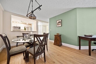 15 N Beacon, Unit 212 in Boston, MA - Foto de edificio - Building Photo