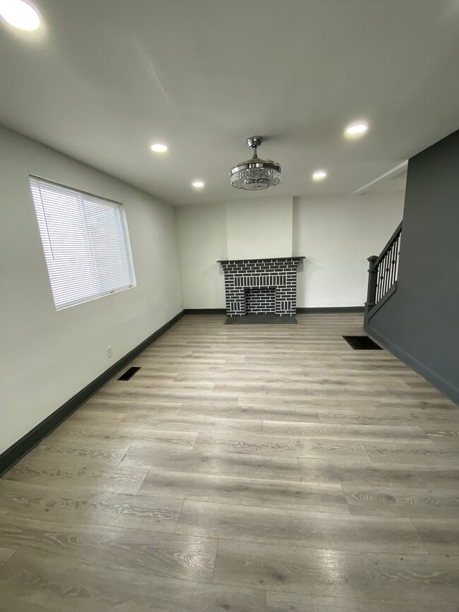 1275 E Kossuth St in Columbus, OH - Building Photo - Building Photo