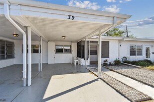 13940 Anona Heights Dr in Largo, FL - Building Photo