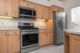 5249 Far Oak Cir in Sarasota, FL - Building Photo - Building Photo