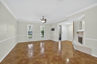 323 Sandtree Dr in Palm Beach Gardens, FL - Building Photo - Building Photo