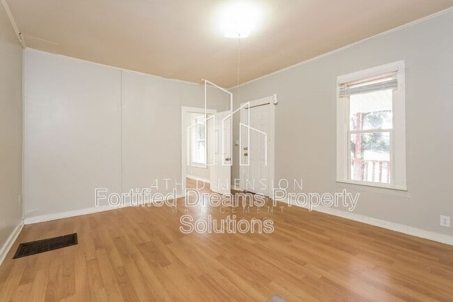 2015 Row St in Winston-Salem, NC - Building Photo - Building Photo