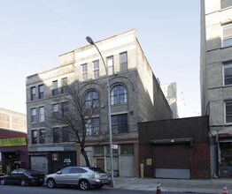 73 Washington Ave in Brooklyn, NY - Foto de edificio - Building Photo