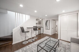 1615 R St SE in Washington, DC - Building Photo - Building Photo