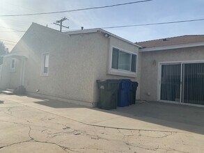 7973 Harper Ave in Downey, CA - Foto de edificio - Building Photo