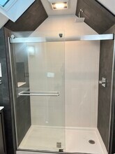 125 Livingston Ave, Unit Apt 2 in Lyndhurst, NJ - Foto de edificio - Building Photo