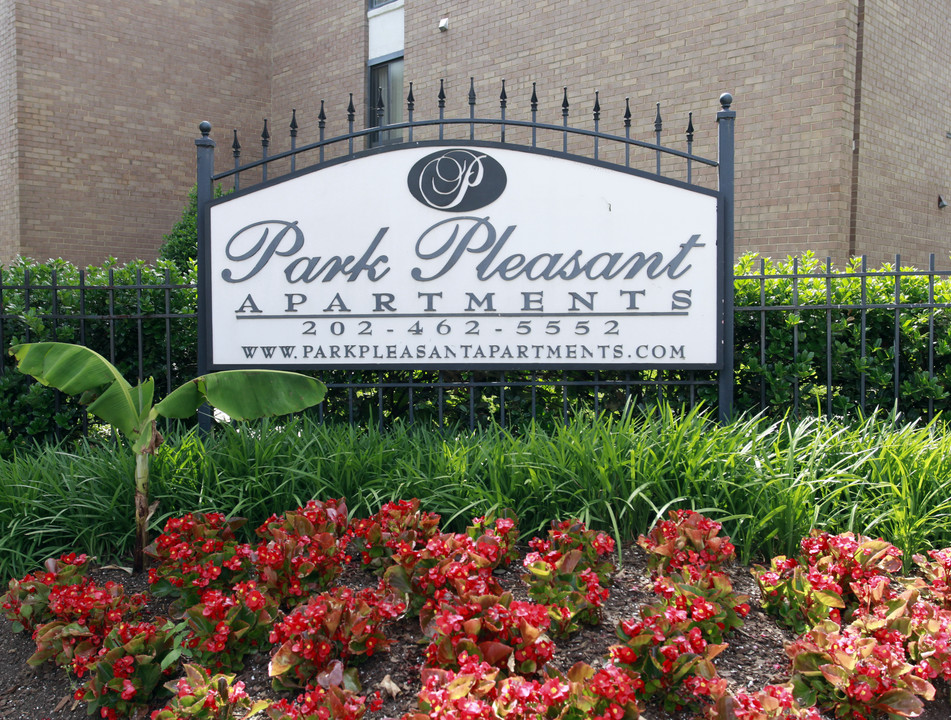 Park Pleasant Apartments in Washington, DC - Foto de edificio