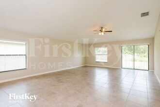9723 Sage Creek Dr in Riverview, FL - Building Photo - Building Photo