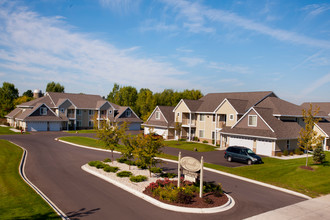 Ravello Townhomes in Hobart, WI - Foto de edificio - Building Photo