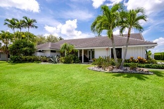 34 Dunbar Rd in Palm Beach Gardens, FL - Building Photo - Building Photo
