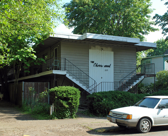 555 W 8th Ave in Eugene, OR - Building Photo - Building Photo