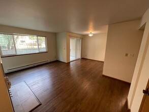 (1K) Kristine Apartments in Seattle, WA - Building Photo - Building Photo