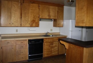 1458 Hudson St in Redwood City, CA - Building Photo - Building Photo