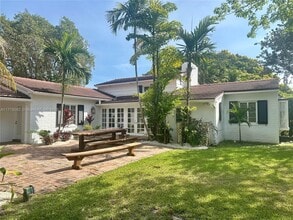 765 N Greenway Dr in Coral Gables, FL - Building Photo - Building Photo