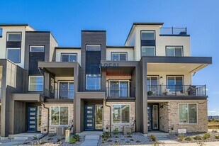 1747 Peak Lp in Broomfield, CO - Building Photo